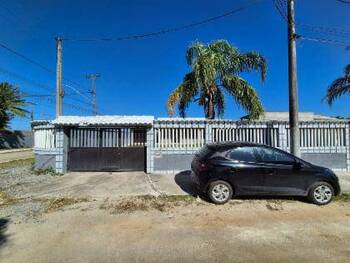 Casa em leilão - Rua Mara Rosa, 124 - Araruama/RJ - Banco Santander Brasil S/A | Z34760