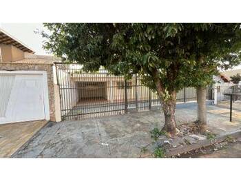 Casa em leilão - Avenida Napoleão Bottura, 351 - Matão/SP - Banco Santander Brasil S/A | Z34760