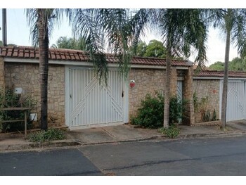 Casa em leilão - Rua Valentim Lopes, 184 - Porto Ferreira/SP - Itaú Unibanco S/A  | Z34711