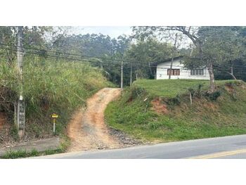 Casa em leilão - Rua Governador Jorge Lacerda, 775 - Blumenau/SC - Banco Bradesco S/A | Z34770