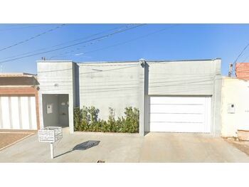 Casa em leilão - Rua Bernardo de Vasconcelos, 46 - Uberlândia/MG - Creditas Soluções Financeiras Ltda | Z35034