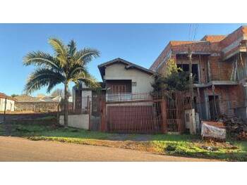 Casa em leilão - Rua Félix Guerra, 262 - Carazinho/RS - Banco Santander Brasil S/A | Z34914