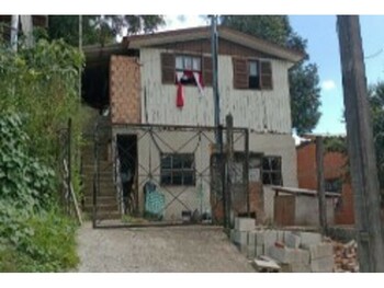 Casa em leilão - Rua Valdemira Raymundi, 320 - Caxias do Sul/RS - Itaú Unibanco S/A  | Z35177