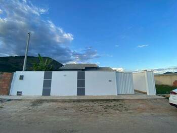 Casa em leilão - Rua Quarenta e Hum, 940 - Maricá/RJ - Banco Santander Brasil S/A | Z35112