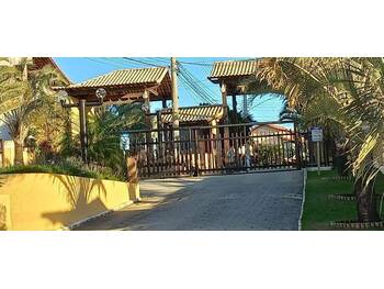 Casa em leilão - Rua Oito, 242 - Araruama/RJ - Banco Santander Brasil S/A | Z35112