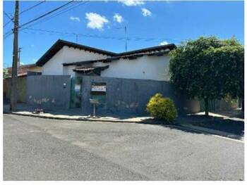 Casa em leilão - Rua Jair Domingos Teodoro, 3022 - Votuporanga/SP - Banco Santander Brasil S/A | Z35112
