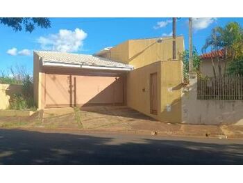Casa em leilão - Rua José Peregrinelli Júnior, 524 - Iacanga/SP - Itaú Unibanco S/A  | Z35378
