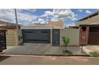 Casa em leilão - Rua Eduardo Garcia Jeronymo, 888 - Votuporanga/SP - Banco Santander Brasil S/A | Z35414