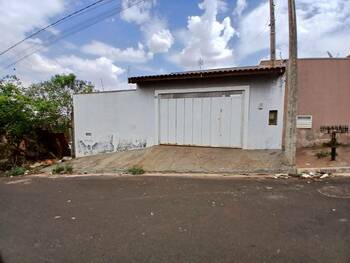 Casa em leilão - Rua Alfredo Gomes Freire, 67 - Jardinópolis/SP - Banco Santander Brasil S/A | Z35290