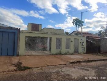 Casa em leilão - Rua Lindolfo Gonçalves Sobrinho, 315-A - Buritis/MG - Banco Santander Brasil S/A | Z34888