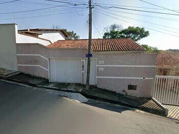 Casa em leilão - Rua Japão, 35 - Varginha/MG - Itaú Unibanco S/A  | Z35442