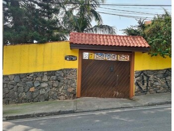Casa em leilão - Rua Ilha Comprida, 101 - Embu das Artes/SP - HOPE FOMENTO MERCANTIL LTDA | Z35423