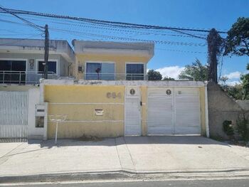 Casa em leilão - Rua Geralda Pontes Miranda De Oliveira, 664 - Niterói/RJ - Banco Santander Brasil S/A | Z35533