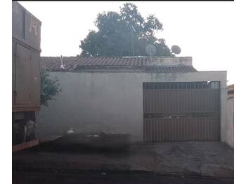 Casa em leilão - Avenida Aristeu Bertoldo de Lima, 272 - Santa Helena De Goiás/GO - Banco Santander Brasil S/A | Z35513