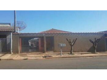 Casa em leilão - Rua Tocantins, 83 - Vista Alegre do Alto/SP - Banco Santander Brasil S/A | Z35533