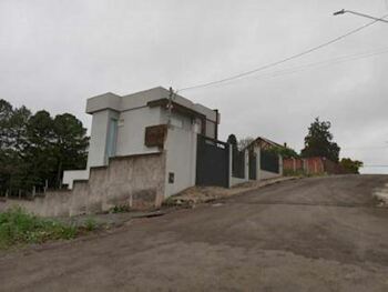 Casa em leilão - Rua Vereador Álvaro Nascimento, 100 - Guarapuava/PR - Banco Santander Brasil S/A | Z35533