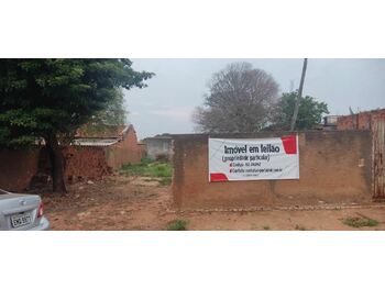 Terrenos e Lotes em leilão - Rua Ipora, s/n - Presidente Venceslau/SP - Banco Santander Brasil S/A | Z35533