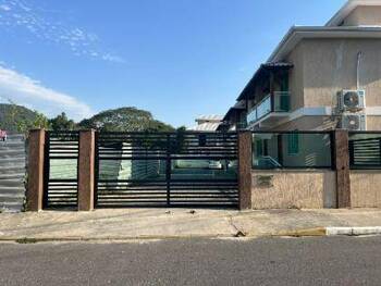 Casa em leilão - Rua Manacá, 245 - Maricá/RJ - Banco Santander Brasil S/A | Z35513