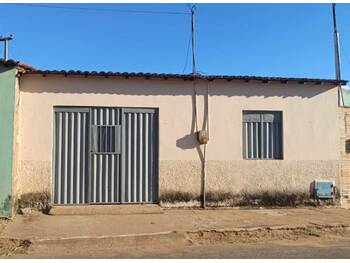 Casa em leilão - Avenida Vicente Alencar Barbosa, 514 - Araripe/CE - Banco Santander Brasil S/A | Z35513