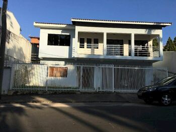 Casa em leilão - Rua Herminio Zampieri, 50 - Águas de São Pedro/SP - Banco Santander Brasil S/A | Z35533