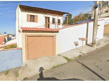 Casa em leilão - Rua Manoel De Freitas, 765 - Poços de Caldas/MG - Banco Santander Brasil S/A | Z35533