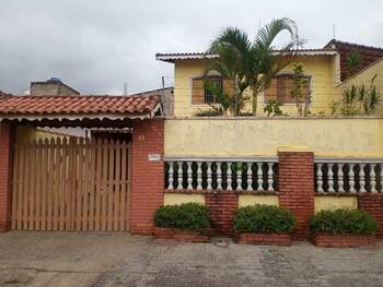 Casa em leilão - Rua Expedicionário Tenente João Cavalcante de Albuquerque, 41 - Peruíbe/SP - Banco Santander Brasil S/A | Z35513
