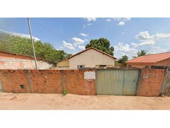 Casa em leilão - Rua Joana Gonçalves Lisboa, 60 - Urucuia/MG - Banco Santander Brasil S/A | Z35513