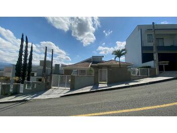 Casa em leilão - Rua Procopio Pereira Lima Junior, 177 - Jaraguá do Sul/SC - Banco Santander Brasil S/A | Z35533