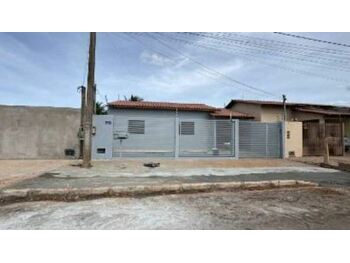 Casa em leilão - Rua Pequizeiros, 2250 - Luis Eduardo Magalhães/BA - Banco Santander Brasil S/A | Z35533