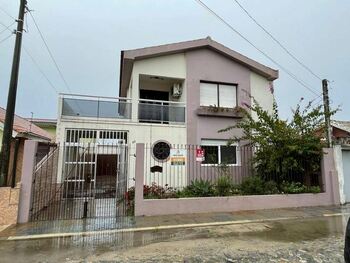Casa em leilão - Passeio João Calogeras, 30 - Pelotas/RS - Banco Santander Brasil S/A | Z35533
