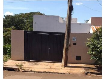 Casa em leilão - Rua Luzia Arantes De Freitas, 138 - Santa Helena de Goiás/GO - Banco Santander Brasil S/A | Z35533