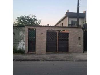 Casa em leilão - Rua Dirceu Cunha Martins, 64 - São Vicente/SP - Banco Santander Brasil S/A | Z35513