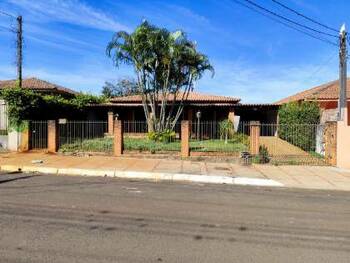 Casa em leilão - Rua Professora Iany de Oliveira, 1586 - Faxinal/PR - Banco Santander Brasil S/A | Z35513