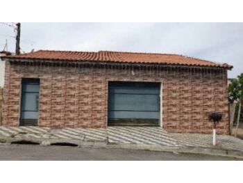 Casa em leilão - Rua Embaixador Ítalo Zappa, 08 - Guaratinguetá/SP - Banco Santander Brasil S/A | Z35533