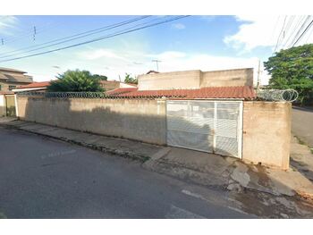 Casa em leilão - Rua 14, 44 - Três Marias/MG - Banco Santander Brasil S/A | Z35042