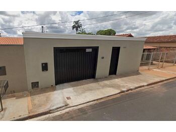 Casa em leilão - Rua Prata, 1892 - Frutal/MG - Banco Santander Brasil S/A | Z35533