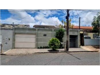 Casa em leilão - Rua Ceres, 1806 - Uberlândia/MG - Banco Santander Brasil S/A | Z35533