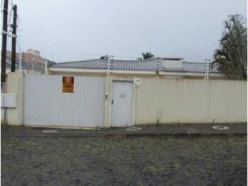 Casa em leilão - Rua Assis Brasil, 436 - Ponta Grossa/PR - Banco Daycoval S/A | Z35649