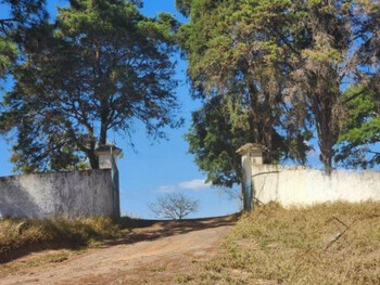 Imóveis - Comerciais em leilão - Rua Jairo Zucati, s/n - Botucatu/SP - AABB14 | Z35707