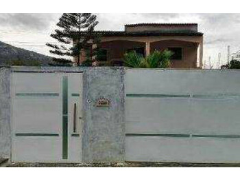 Casa em leilão - Rua Ourivaldo de Souza Góes, 81A - Itiúba/BA - Banco Bradesco S/A | Z35739