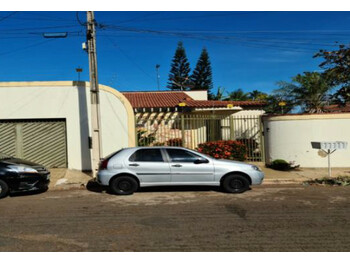 Casa em leilão - Rua Avelino João Bernardes, s/n - Inhumas/GO - Banco Bradesco S/A | Z35735