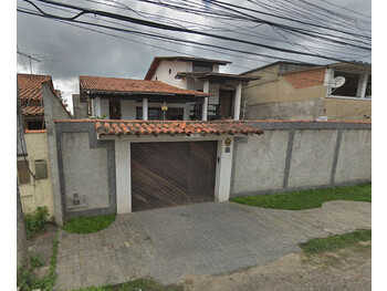 Casa em leilão - Rua Tenor Roberto Calheiros de Miranda, 69 - Niterói/RJ - Banco Santander Brasil S/A | Z36245