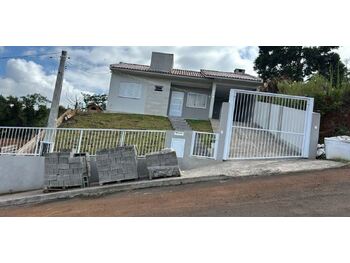 Casa em leilão - Rua Flor de Laranjeira, 629 - Concórdia/SC - Banco Bradesco S/A | Z35778