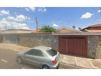 Casa em leilão - Rua Francisco Társia, 1227 - Franca/SP - Banco Santander Brasil S/A | Z35930