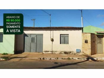 Casa em leilão - Avenida Vicente Alencar Barbosa, 514 - Araripe/CE - Banco Santander Brasil S/A | Z36378