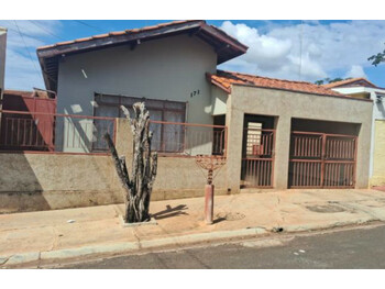 Casa em leilão - Rua Antônio Delarei Garcia Duarte, 171 - São Simão/SP - Banco Bradesco S/A | Z36307