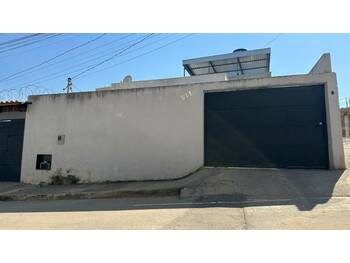 Casa em leilão - Rua Boa Esperanca, 511 - Nova Serrana/MG - Banco Santander Brasil S/A | Z36378