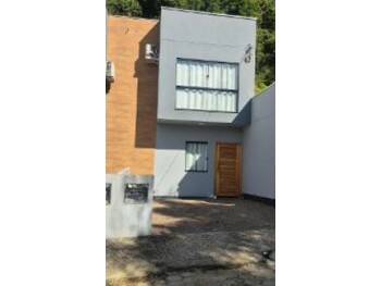 Casa em leilão - Rua 11 de Abril, 235 - Brusque/SC - Banco Santander Brasil S/A | Z36674