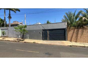Casa em leilão - Rua João Dos Santos, 921 - São José Do Rio Preto/SP - Banco Santander Brasil S/A | Z36650