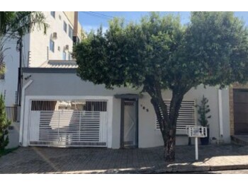 Casa em leilão - Rua Elenita Castro Cardoso, 185 - Rondonópolis/MT - Banco Bradesco S/A | Z36557